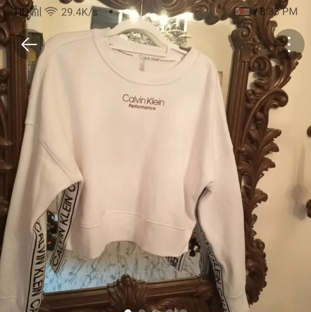 Sweatshirt
